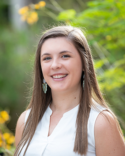 Kelly Dillon headshot 